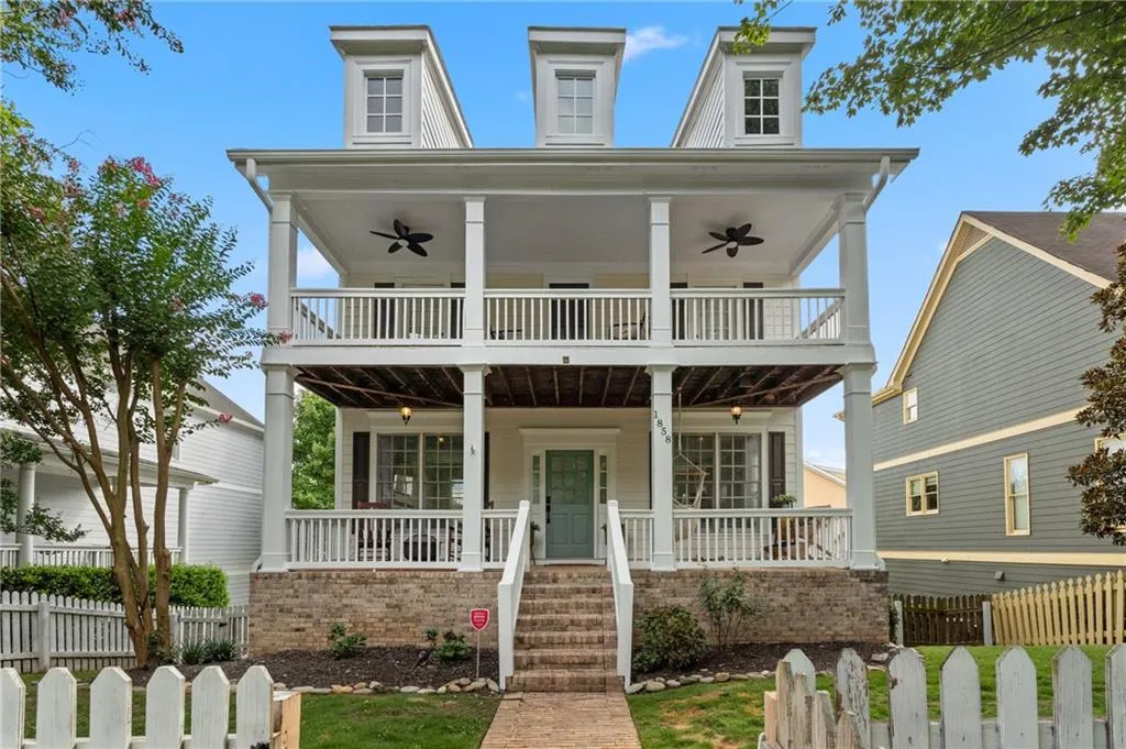 1858 Perry Boulevard Nw, Atlanta, Georgia 30318, 3 Bedrooms Bedrooms, ,2 BathroomsBathrooms,Residential,For Sale,1858 Perry Boulevard Nw,7631038