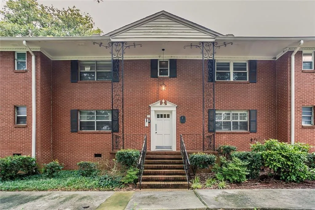3660 Peachtree Road Ne Unit 2f, Atlanta, Georgia 30319, 2 Bedrooms Bedrooms, ,2 BathroomsBathrooms,Residential,For Sale,3660 Peachtree Road Ne Unit 2f,7615884