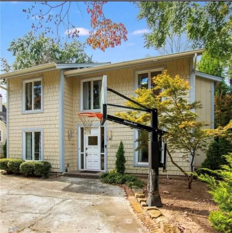 3958 N Stratford Road N, Atlanta, Georgia 30342, 4 Bedrooms Bedrooms, ,3 BathroomsBathrooms,Residential,For Sale,3958 N Stratford Road N,7631483