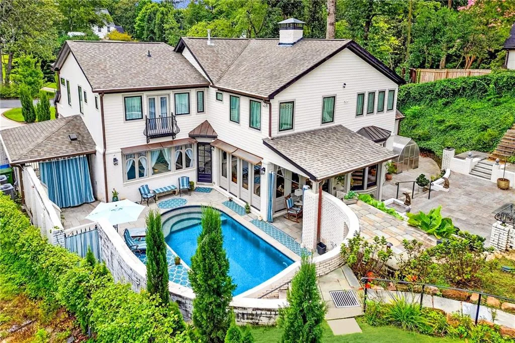 3230 W Andrews Drive Nw, Atlanta, Georgia 30305, 6 Bedrooms Bedrooms, ,5 BathroomsBathrooms,Residential,For Sale,3230 W Andrews Drive Nw,7631112