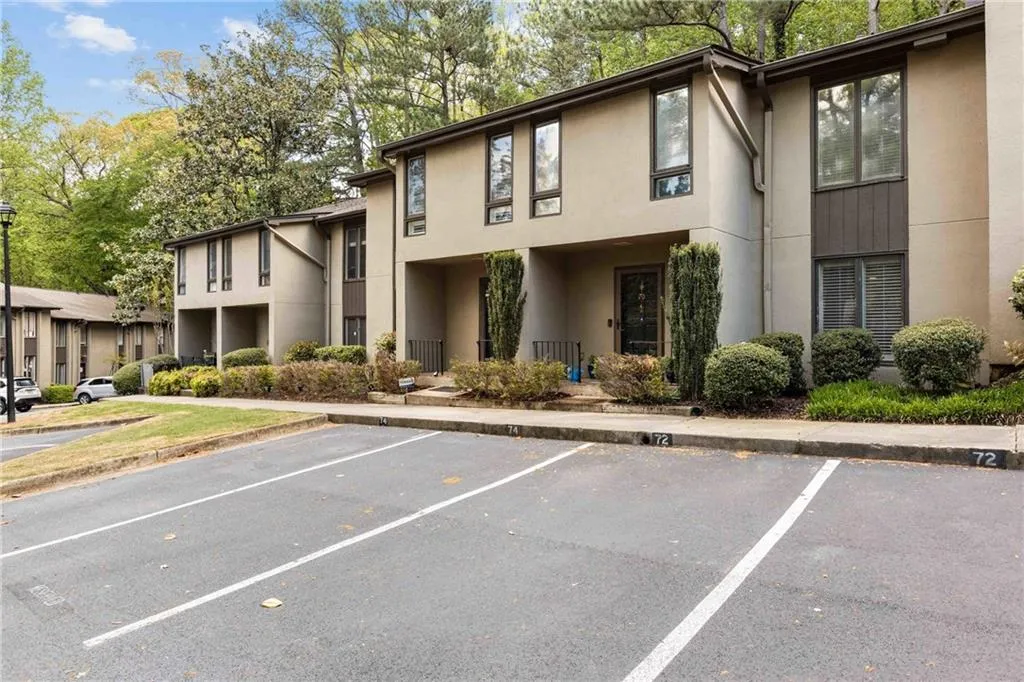 72 Ivy Parkway Ne, Atlanta, Georgia 30342, 3 Bedrooms Bedrooms, ,2 BathroomsBathrooms,Residential,For Sale,72 Ivy Parkway Ne,7632647