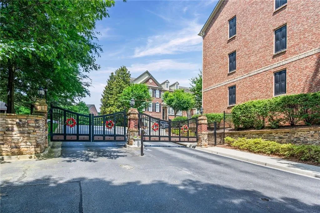 2873 Overlook Way Ne, Atlanta, Georgia 30324, 3 Bedrooms Bedrooms, ,3 BathroomsBathrooms,Residential,For Sale,2873 Overlook Way Ne,7632534