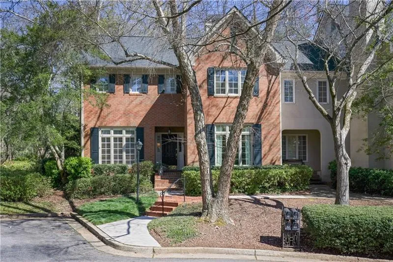 45 Paces West Drive Nw, Atlanta, Georgia 30327, 3 Bedrooms Bedrooms, ,2 BathroomsBathrooms,Residential,For Sale,45 Paces West Drive Nw,7571196