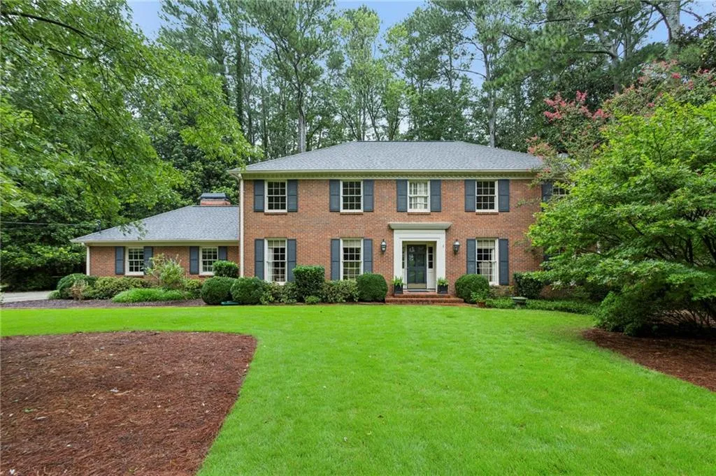 399 Glencastle Drive, Atlanta, Georgia 30327, 4 Bedrooms Bedrooms, ,2 BathroomsBathrooms,Residential,For Sale,399 Glencastle Drive,7633267