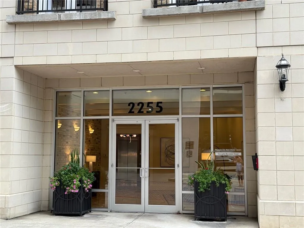 2255 Peachtree Road Ne Unit 322, Atlanta, Georgia 30309, 1 Bedroom Bedrooms, ,1 BathroomBathrooms,Residential,For Sale,2255 Peachtree Road Ne Unit 322,7633688