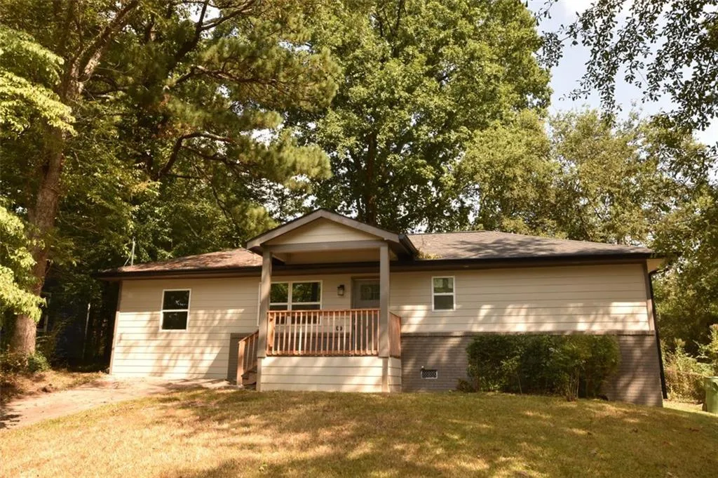 1639 Bridgeport Drive Nw, Atlanta, Georgia 30318, 3 Bedrooms Bedrooms, ,2 BathroomsBathrooms,Residential,For Sale,1639 Bridgeport Drive Nw,7633903