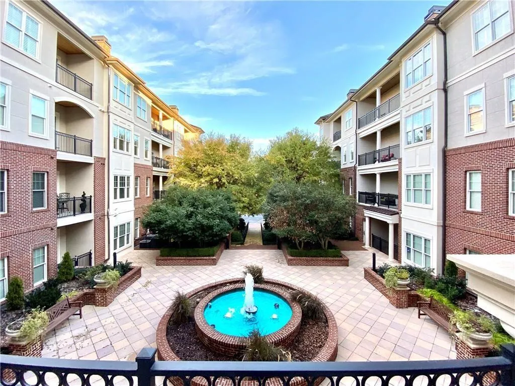 3635 E Paces Circle Ne Unit 1210, Atlanta, Georgia 30326, 1 Bedroom Bedrooms, ,1 BathroomBathrooms,Residential,For Sale,3635 E Paces Circle Ne Unit 1210,7634412