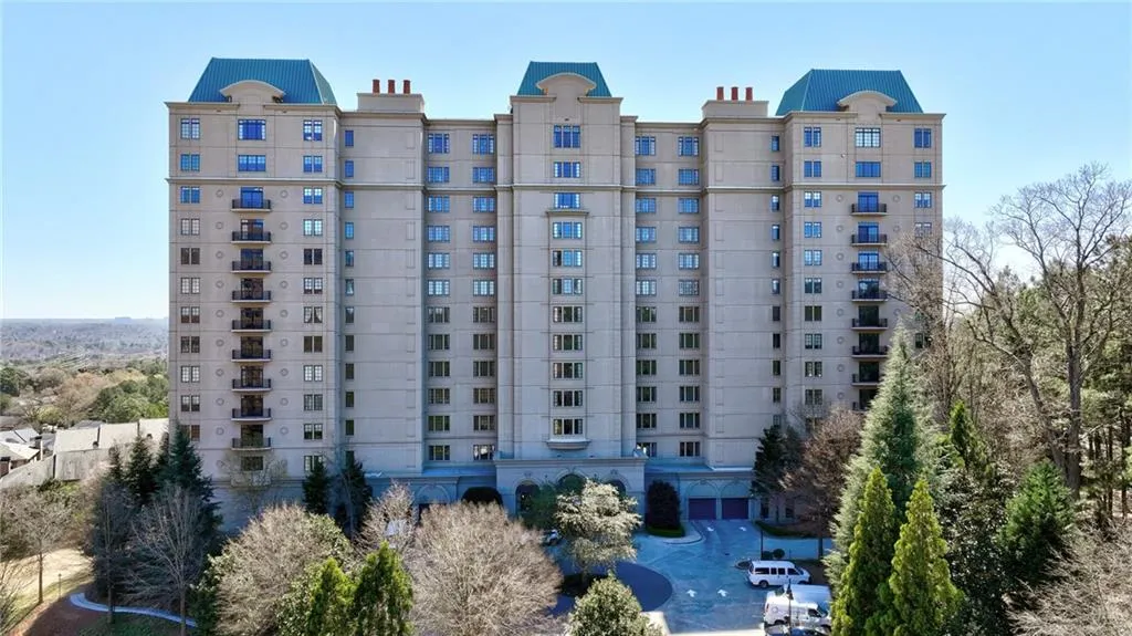2700 Paces Ferry Road Se Unit 202, Atlanta, Georgia 30339, 2 Bedrooms Bedrooms, ,2 BathroomsBathrooms,Residential,For Sale,2700 Paces Ferry Road Se Unit 202,7632043