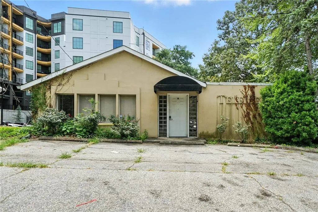 18 Nw Beck Street Nw, Atlanta, Georgia 30318, ,Commercial Sale,For Sale,18 Nw Beck Street Nw,7635401