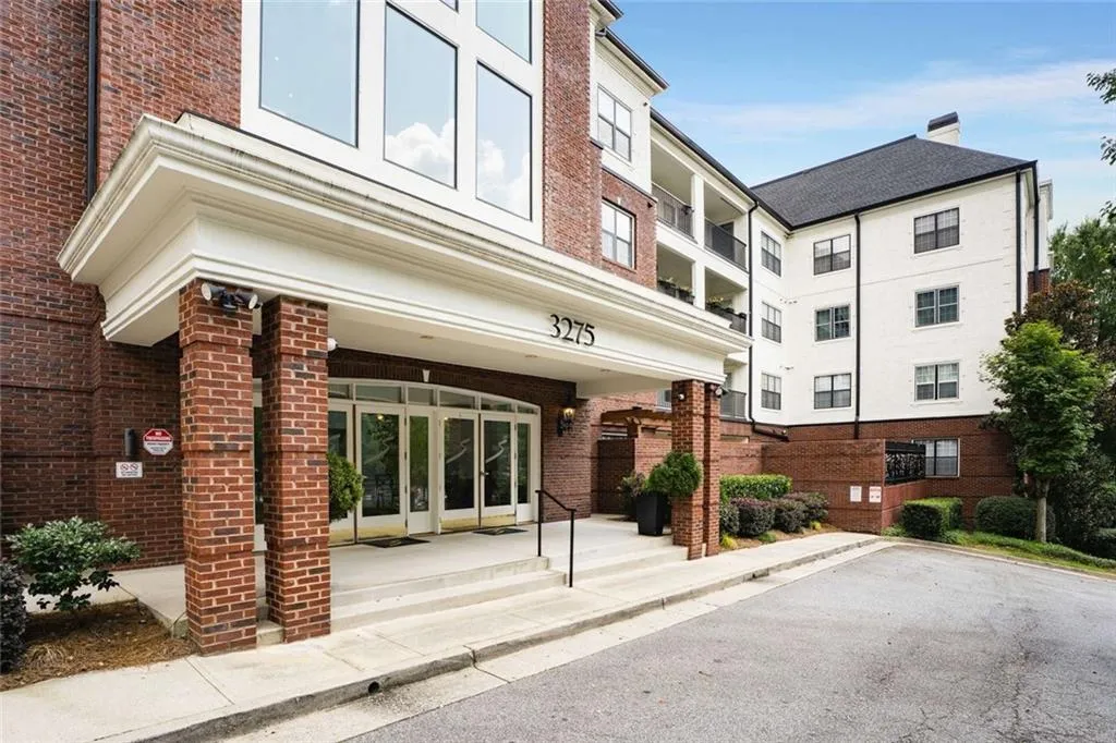 3275 Lenox Road Ne Unit #302, Atlanta, Georgia 30324, 2 Bedrooms Bedrooms, ,2 BathroomsBathrooms,Residential,For Sale,3275 Lenox Road Ne Unit #302,7635556