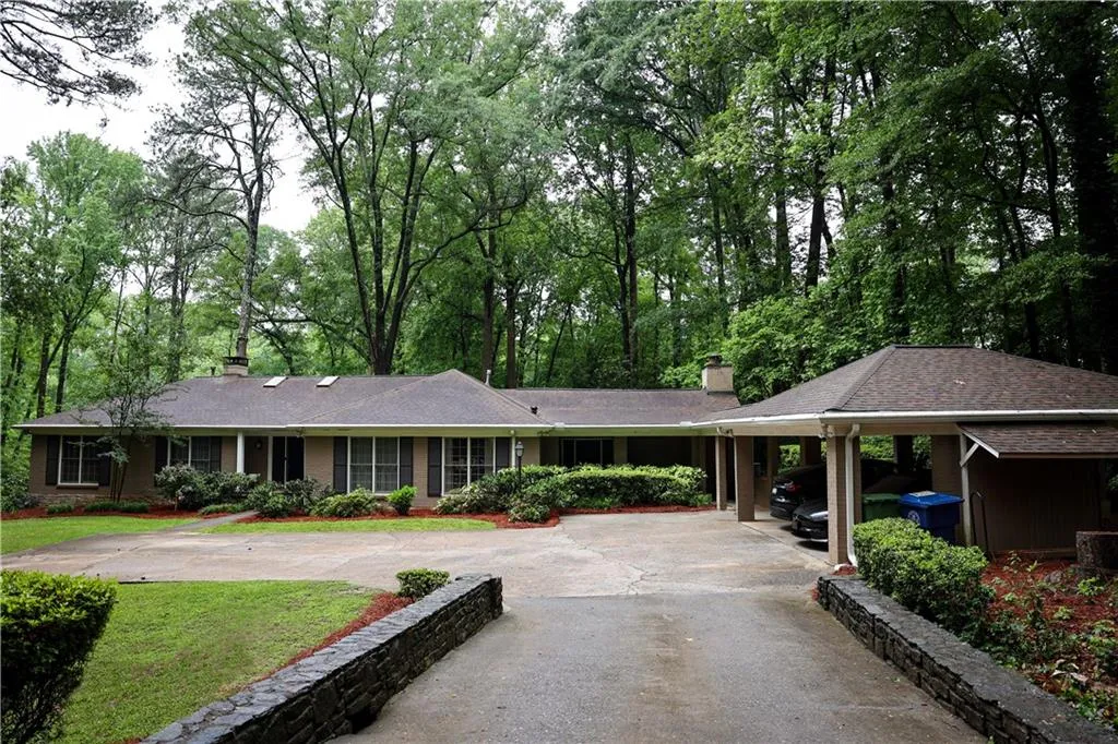 1190 W Wesley Road Nw, Atlanta, Georgia 30327, 5 Bedrooms Bedrooms, ,4 BathroomsBathrooms,Residential,For Sale,1190 W Wesley Road Nw,7636048