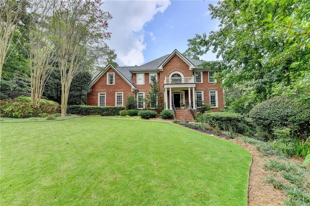 2911 Knob Hill Drive Se, Atlanta, Georgia 30339, 5 Bedrooms Bedrooms, ,4 BathroomsBathrooms,Residential,For Sale,2911 Knob Hill Drive Se,7636019