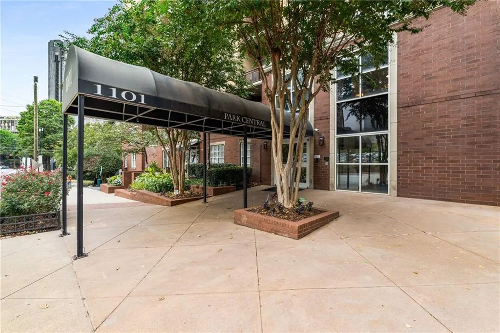 1101 Juniper Street Ne Unit 925, Atlanta, Georgia 30309, 1 Bedroom Bedrooms, ,1 BathroomBathrooms,Residential,For Sale,1101 Juniper Street Ne Unit 925,7635921