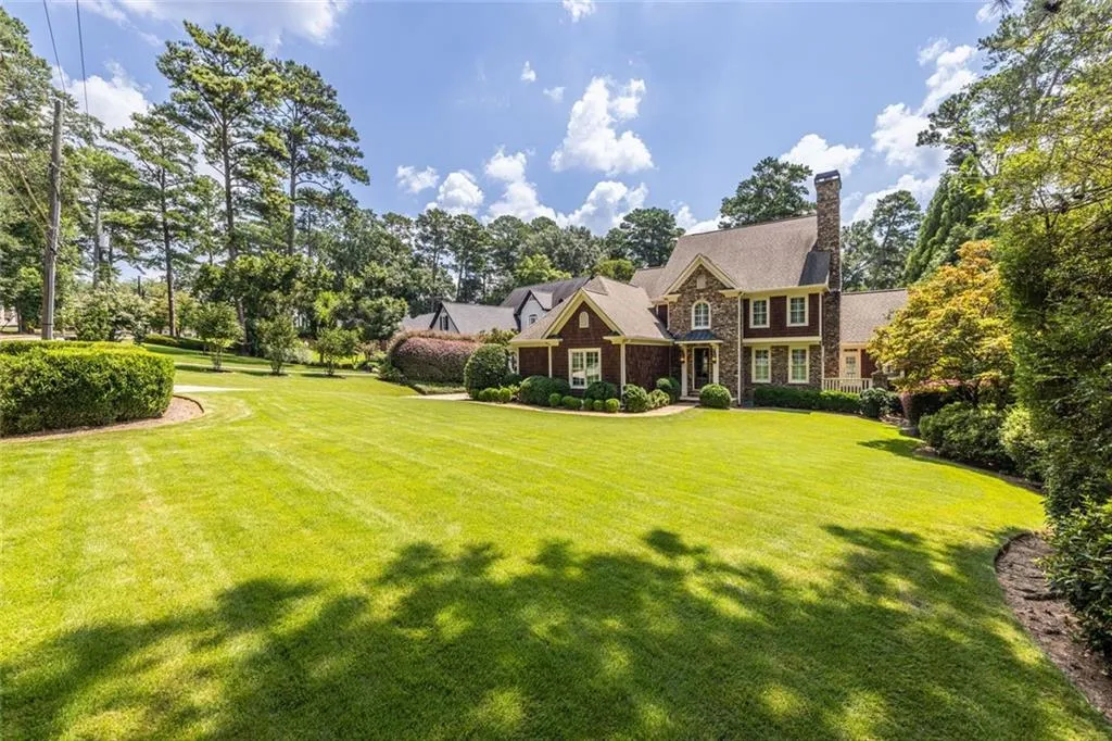 1403 Sheridan Road Ne, Atlanta, Georgia 30324, 5 Bedrooms Bedrooms, ,5 BathroomsBathrooms,Residential,For Sale,1403 Sheridan Road Ne,7638010