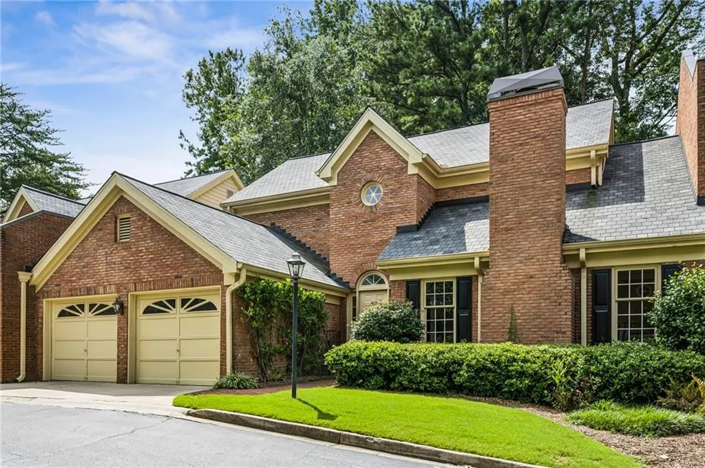 52 Ivy Chase Ne, Atlanta, Georgia 30342, 4 Bedrooms Bedrooms, ,2 BathroomsBathrooms,Residential,For Sale,52 Ivy Chase Ne,7636845