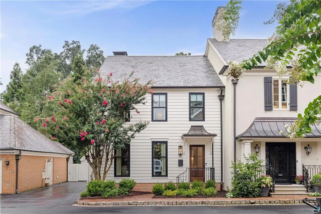 2774 Andrews Drive Nw Unit #7, Atlanta, Georgia 30305, 3 Bedrooms Bedrooms, ,3 BathroomsBathrooms,Residential,For Sale,2774 Andrews Drive Nw Unit #7,7638448