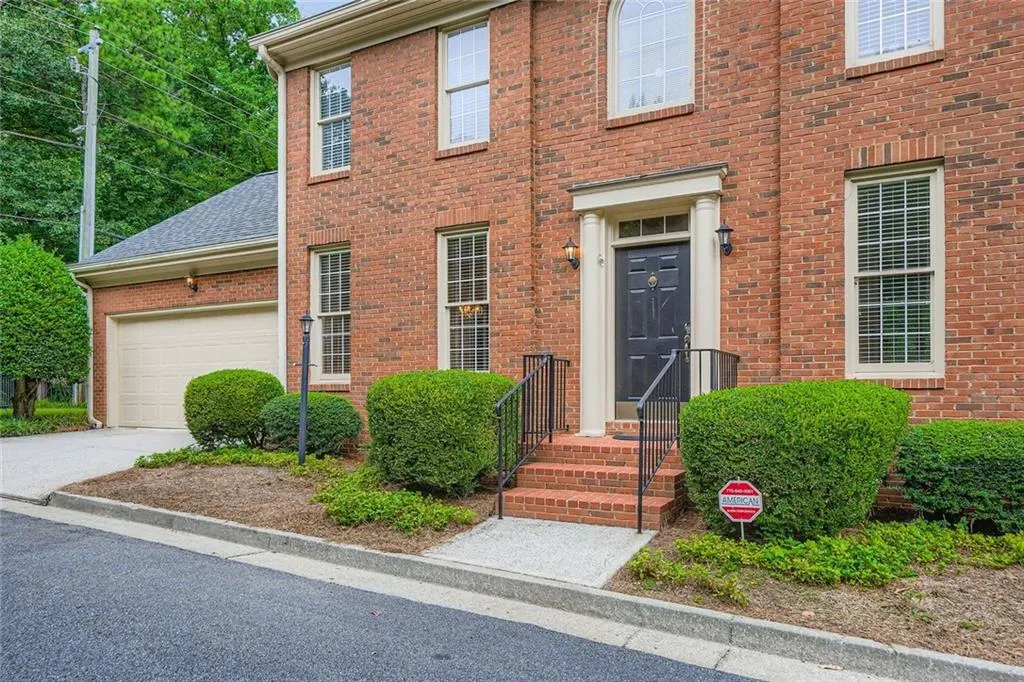 1231 Ivy Brook Lane Ne, Brookhaven, Georgia 30319, 4 Bedrooms Bedrooms, ,2 BathroomsBathrooms,Residential,For Sale,1231 Ivy Brook Lane Ne,7637138