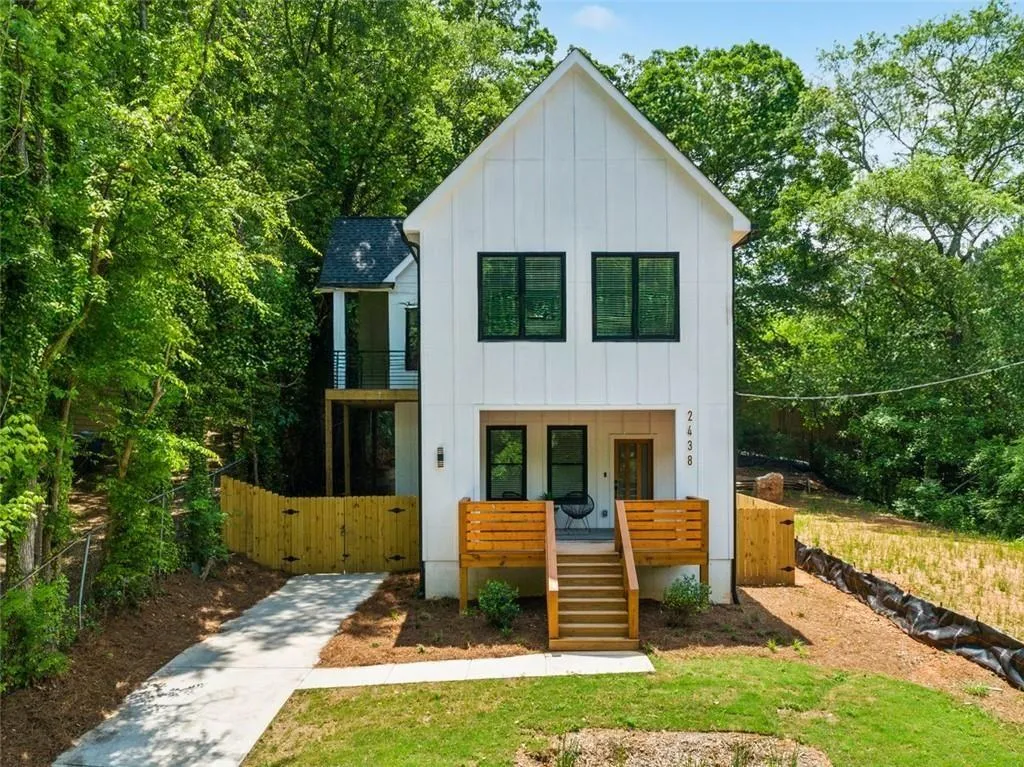 2438 2nd Street Nw, Atlanta, Georgia 30318, 5 Bedrooms Bedrooms, ,5 BathroomsBathrooms,Residential,For Sale,2438 2nd Street Nw,7636704