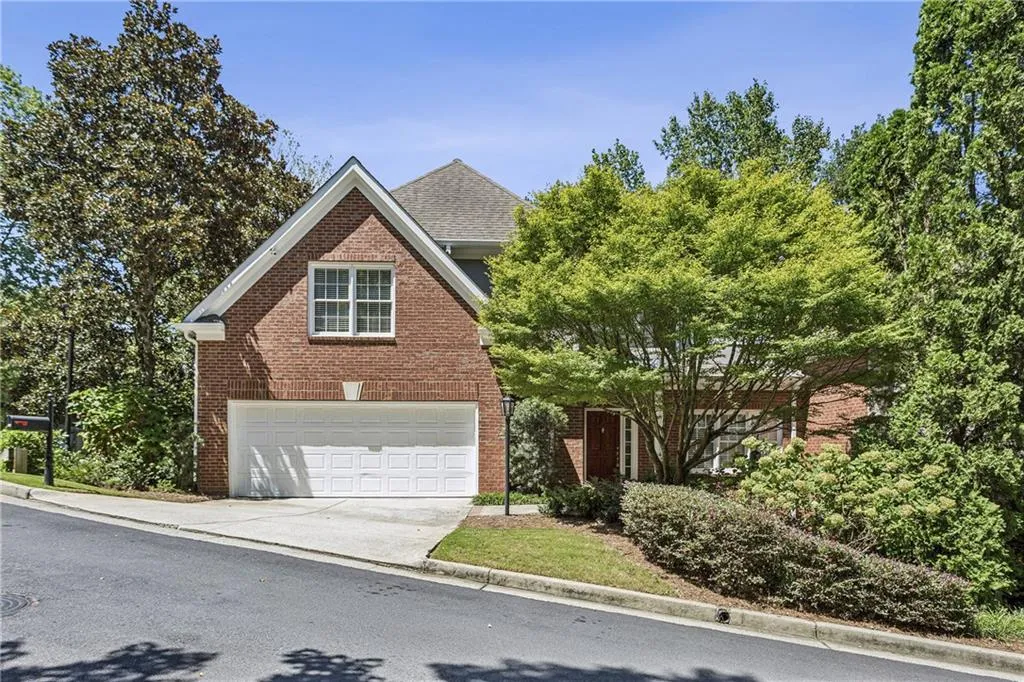 119 Brookview Circle, Atlanta, Georgia 30339, 4 Bedrooms Bedrooms, ,3 BathroomsBathrooms,Residential,For Sale,119 Brookview Circle,7639089