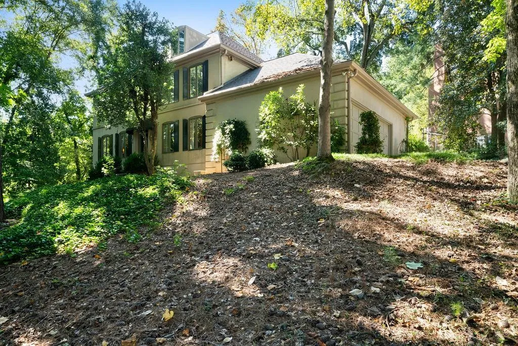 4220 Paces Ferry Road Se, Atlanta, Georgia 30339, 3 Bedrooms Bedrooms, ,2 BathroomsBathrooms,Residential,For Sale,4220 Paces Ferry Road Se,7641336