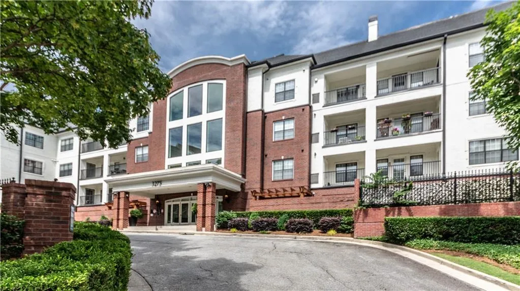 3275 Lenox Road Ne Unit 413, Atlanta, Georgia 30324, 2 Bedrooms Bedrooms, ,2 BathroomsBathrooms,Residential,For Sale,3275 Lenox Road Ne Unit 413,7641619