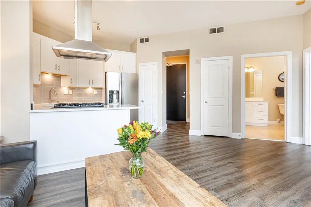 2626 Peachtree Road Nw Unit 706, Atlanta, Georgia 30305, 1 Bedroom Bedrooms, ,1 BathroomBathrooms,Residential,For Sale,2626 Peachtree Road Nw Unit 706,7642714