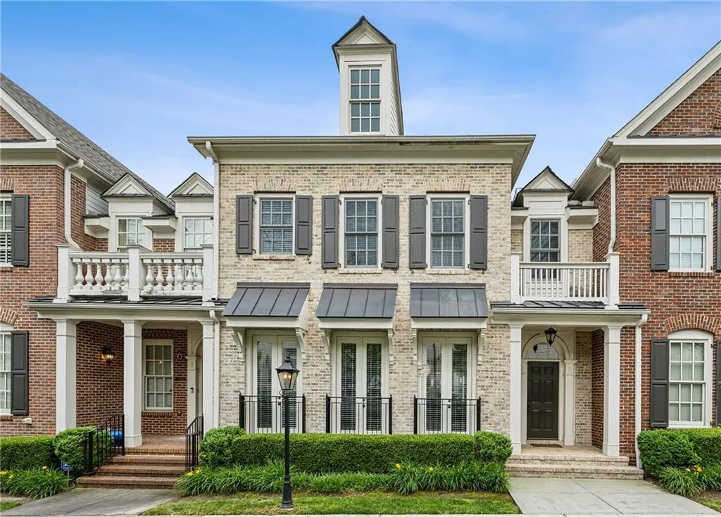 3585 Roxboro Road Ne Unit 2, Atlanta, Georgia 30326, 3 Bedrooms Bedrooms, ,2 BathroomsBathrooms,Residential,For Sale,3585 Roxboro Road Ne Unit 2,7642960