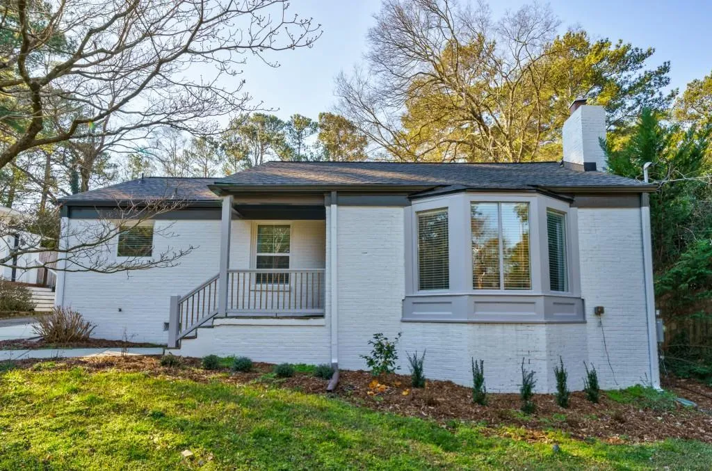 995 Lindbergh Drive, Atlanta, Georgia 30324, 3 Bedrooms Bedrooms, ,2 BathroomsBathrooms,Residential,For Sale,995 Lindbergh Drive,7643174
