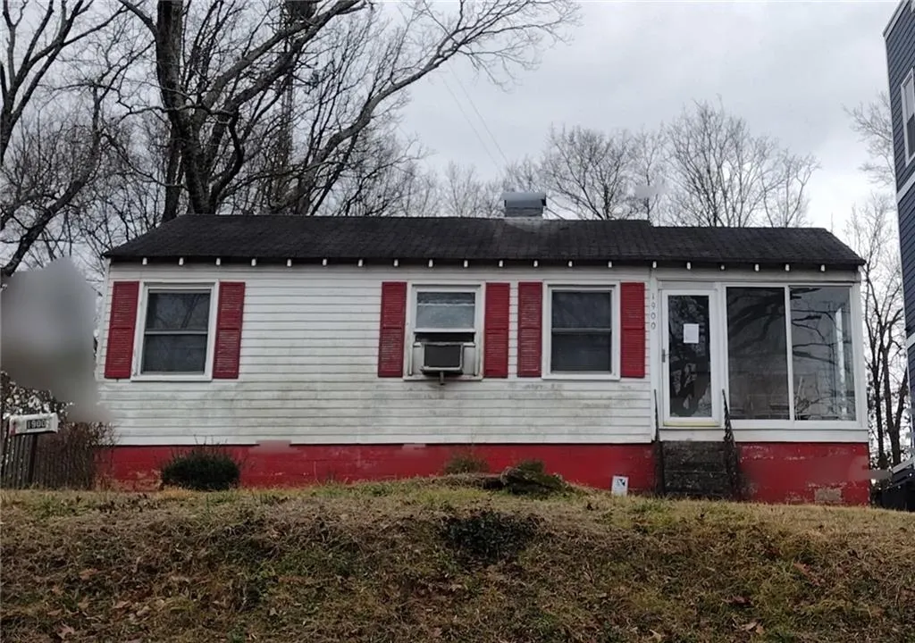 1900 Francis Avenue Nw, Atlanta, Georgia 30318, 3 Bedrooms Bedrooms, ,1 BathroomBathrooms,Residential,For Sale,1900 Francis Avenue Nw,7643368