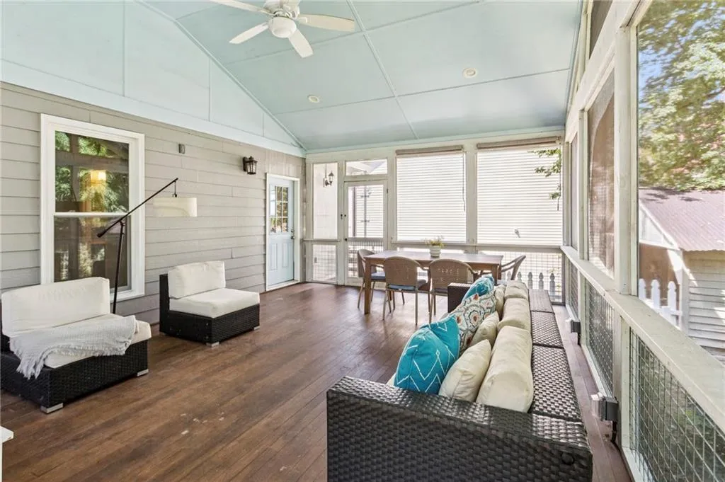 1241 Niles Avenue Nw, Atlanta, Georgia 30318, 3 Bedrooms Bedrooms, ,2 BathroomsBathrooms,Residential,For Sale,1241 Niles Avenue Nw,7643562