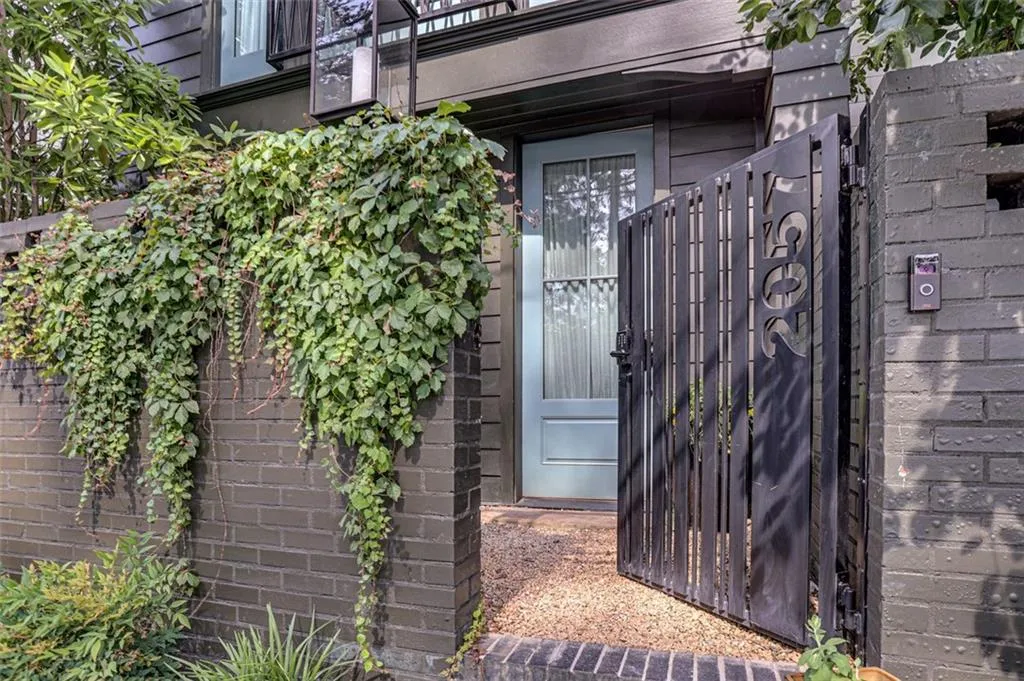 2057 Manchester Street Ne, Atlanta, Georgia 30324, 2 Bedrooms Bedrooms, ,2 BathroomsBathrooms,Residential,For Sale,2057 Manchester Street Ne,7644304