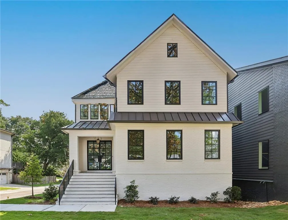 2595 Apple Valley Road, Brookhaven, Georgia 30319, 5 Bedrooms Bedrooms, ,4 BathroomsBathrooms,Residential,For Sale,2595 Apple Valley Road,7644400
