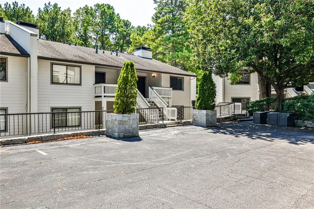 3817 Paces Ferry West Se, Atlanta, Georgia 30339, 4 Bedrooms Bedrooms, ,3 BathroomsBathrooms,Residential,For Sale,3817 Paces Ferry West Se,7644376