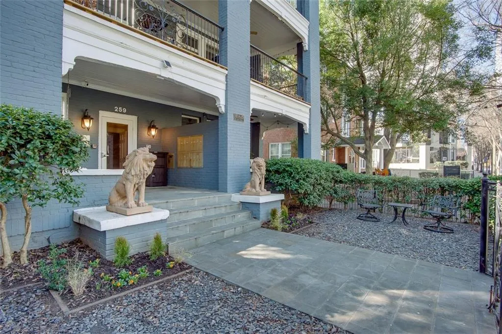 259 14th Street Ne Unit 104, Atlanta, Georgia 30309, 2 Bedrooms Bedrooms, ,2 BathroomsBathrooms,Residential,For Sale,259 14th Street Ne Unit 104,7646002