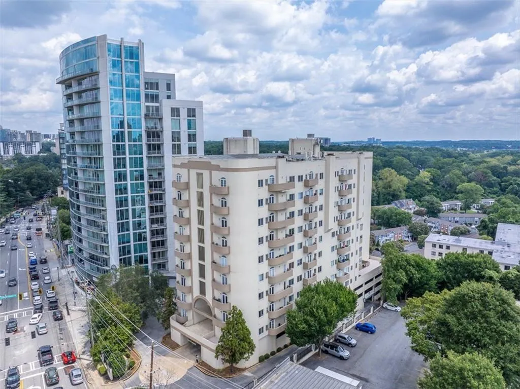 2161 Peachtree Road Ne Unit 605, Atlanta, Georgia 30309, 2 Bedrooms Bedrooms, ,2 BathroomsBathrooms,Residential,For Sale,2161 Peachtree Road Ne Unit 605,7557609
