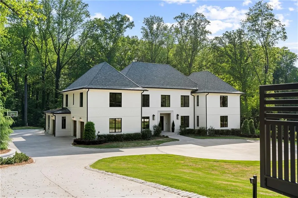 5260 Long Island Drive Nw, Atlanta, Georgia 30327, 8 Bedrooms Bedrooms, ,7 BathroomsBathrooms,Residential,For Sale,5260 Long Island Drive Nw,7646719