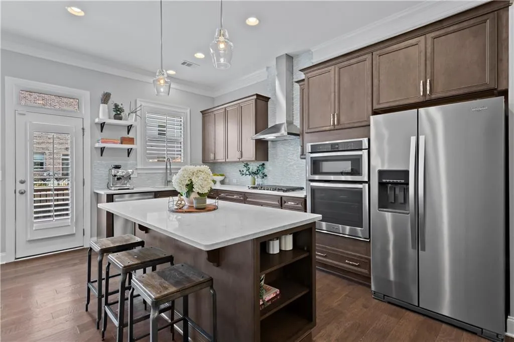 Spacious Kitchen features 5 piece shaker style cabinetry