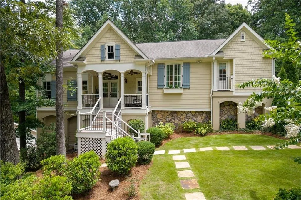 4449 Glengary Drive Ne, Atlanta, Georgia 30342, 3 Bedrooms Bedrooms, ,3 BathroomsBathrooms,Residential,For Sale,4449 Glengary Drive Ne,7645262