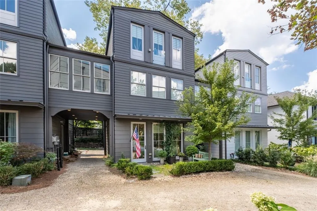 518 Bismark Road Ne, Atlanta, Georgia 30324, 3 Bedrooms Bedrooms, ,2 BathroomsBathrooms,Residential,For Sale,518 Bismark Road Ne,7648023
