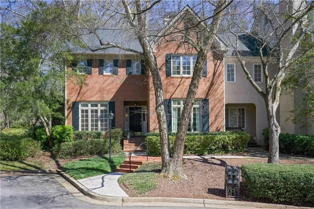 45 Paces West Drive Nw, Atlanta, Georgia 30327, 3 Bedrooms Bedrooms, ,2 BathroomsBathrooms,Residential,For Sale,45 Paces West Drive Nw,7646937