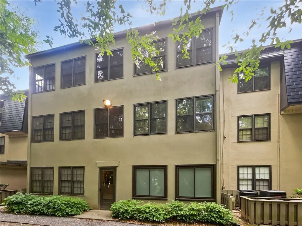 53 Monet Court Nw, Atlanta, Georgia 30327, 1 Bedroom Bedrooms, ,1 BathroomBathrooms,Residential,For Sale,53 Monet Court Nw,7649077