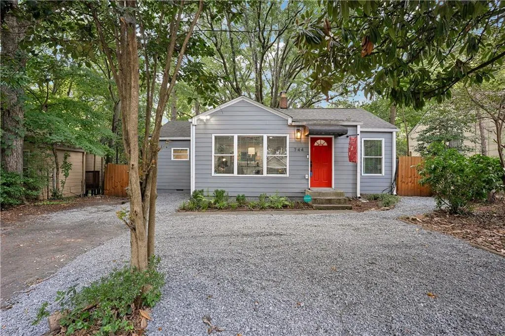 744 Bellemeade Avenue Nw, Atlanta, Georgia 30318, 3 Bedrooms Bedrooms, ,1 BathroomBathrooms,Residential,For Sale,744 Bellemeade Avenue Nw,7649367