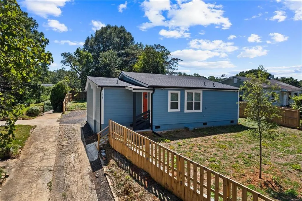 2526 Center Street Nw, Atlanta, Georgia 30318, 3 Bedrooms Bedrooms, ,3 BathroomsBathrooms,Residential,For Sale,2526 Center Street Nw,7606265