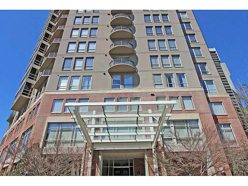 2626 Peachtree Road Nw Unit 204, Atlanta, Georgia 30305, 2 Bedrooms Bedrooms, ,2 BathroomsBathrooms,Residential,Sold,2626 Peachtree Road Nw Unit 204,5546873