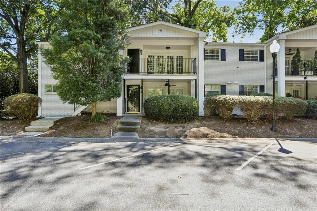 311 Peachtree Hills Avenue Ne Unit 13b, Atlanta, Georgia 30305, 2 Bedrooms Bedrooms, ,1 BathroomBathrooms,Residential,For Sale,311 Peachtree Hills Avenue Ne Unit 13b,7650157