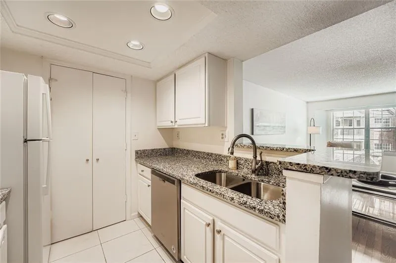 4109 Chastain Park Court Ne, Atlanta, Georgia 30342, 1 Bedroom Bedrooms, ,1 BathroomBathrooms,Residential,For Sale,4109 Chastain Park Court Ne,7650985