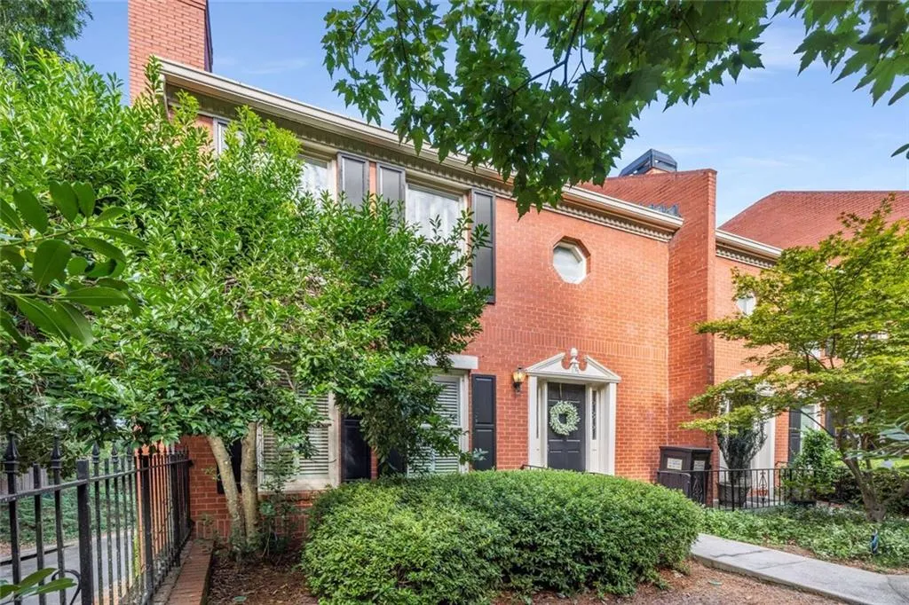 801 Defoors Mill Circle Nw, Atlanta, Georgia 30318, 3 Bedrooms Bedrooms, ,2 BathroomsBathrooms,Residential,For Sale,801 Defoors Mill Circle Nw,7651065