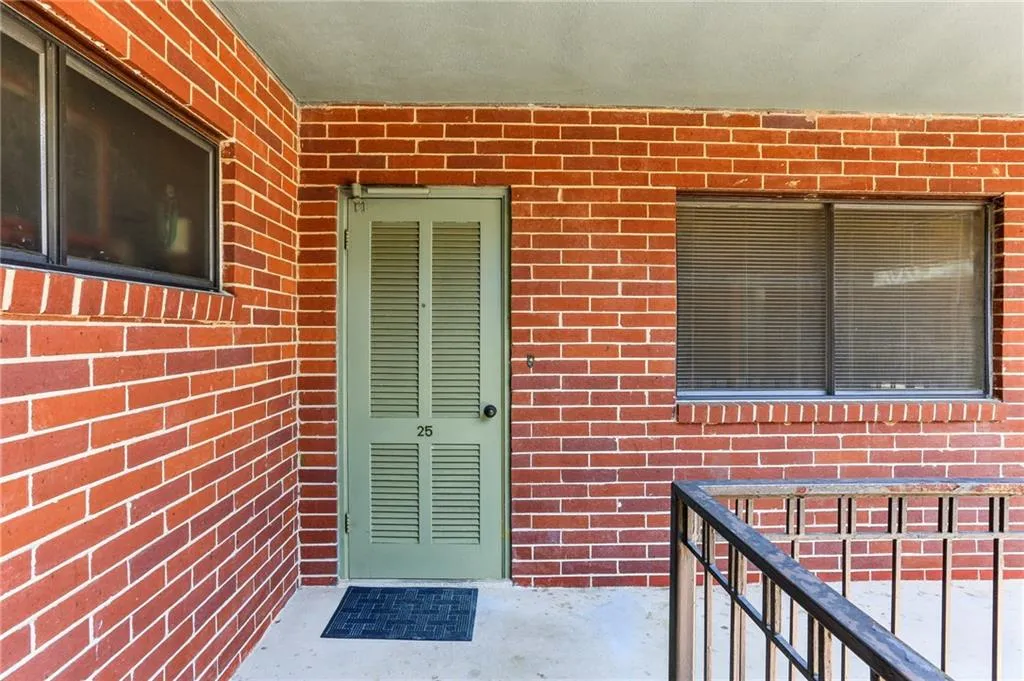 91 Rumson Road Ne Unit C35, Atlanta, Georgia 30305, 1 Bedroom Bedrooms, ,1 BathroomBathrooms,Residential,For Sale,91 Rumson Road Ne Unit C35,7651167