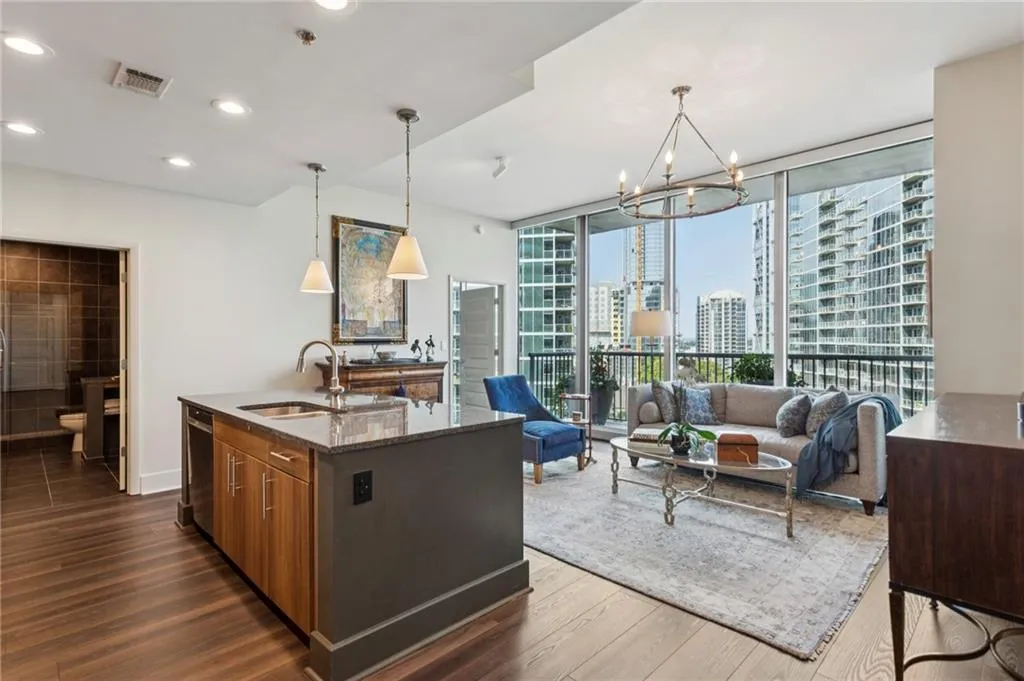 1080 Peachtree Street Ne Unit 1312, Atlanta, Georgia 30309, 2 Bedrooms Bedrooms, ,2 BathroomsBathrooms,Residential,For Sale,1080 Peachtree Street Ne Unit 1312,7651711