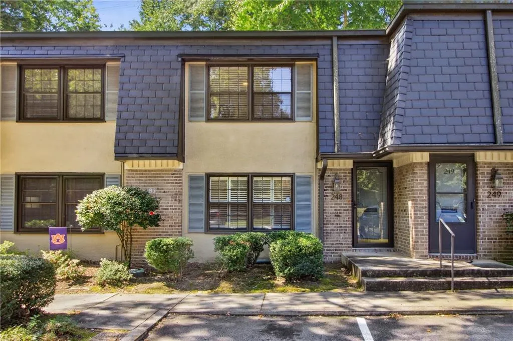 248 Triumph Drive Nw, Atlanta, Georgia 30327, 2 Bedrooms Bedrooms, ,2 BathroomsBathrooms,Residential,For Sale,248 Triumph Drive Nw,7652742